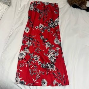 8. Siesta red floral satin skirt sz 38